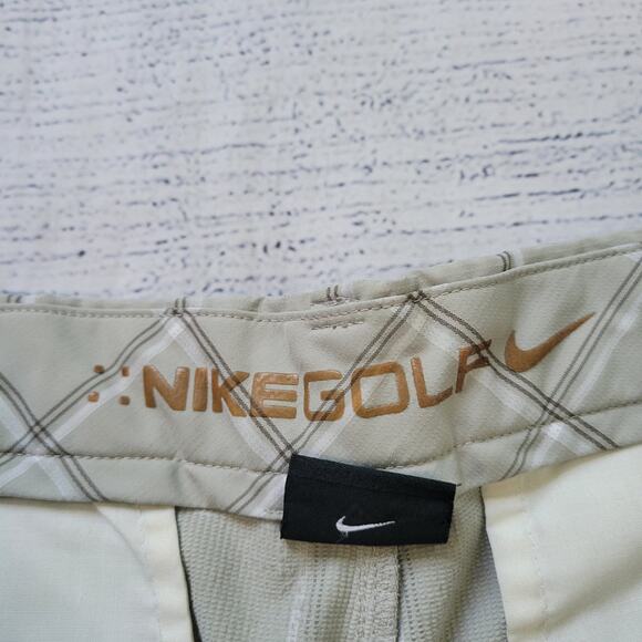 Nike Golf Size L Men's Beige Check Plaid Stretch Lightweight Chino Shorts - Picture 5 of 10